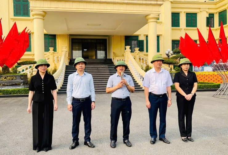 PHÚC THỌ RA QUÂN CHỈNH TRANG CẢNH QUAN MÔI TRƯỜNG, BẢO ĐẢM TRẬT TỰ ATGT PHỤC VỤ NHÂN DÂN DỊP LỄ- Ảnh 1.