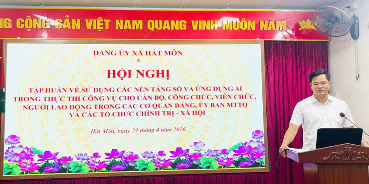 Hội nghị tập huấn về sử dụng các nền tảng số và ứng dụng Al trong thực thi công vụ cho cán bộ, công chúc, viên chức, người lao động trong các cơ quan Đảng.- Ảnh 1.