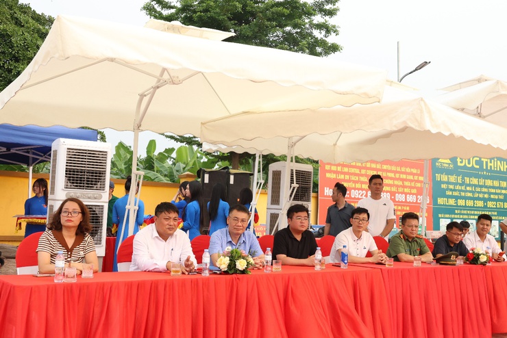 Đội bóng đá Thôn Trung Hậu Đông xuất sắc vô địch Giải bóng đá tranh cúp Hai Bà Trưng xã Mê Linh năm 2026- Ảnh 1.