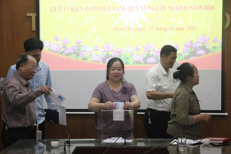 Thanh Trì phát động ủng hộ Quỹ “Vì biển đảo Việt Nam” và Quỹ “Vì người nghèo” năm 2026- Ảnh 6.