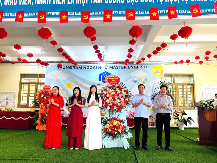 Sôi nổi cuộc thi "Rung chuông vàng 2026" tại trường Mầm non Tòng Bạt: Sân chơi trí tuệ đầy hào hứng cho các bé- Ảnh 1.