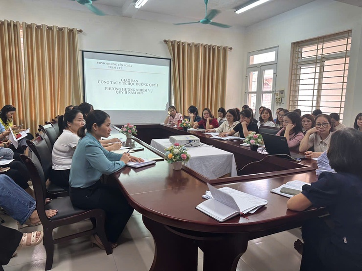 Tram Y tế phường tổ chức tập huấn và giao ban công tác y tế học đường quý I năm 2026- Ảnh 1.