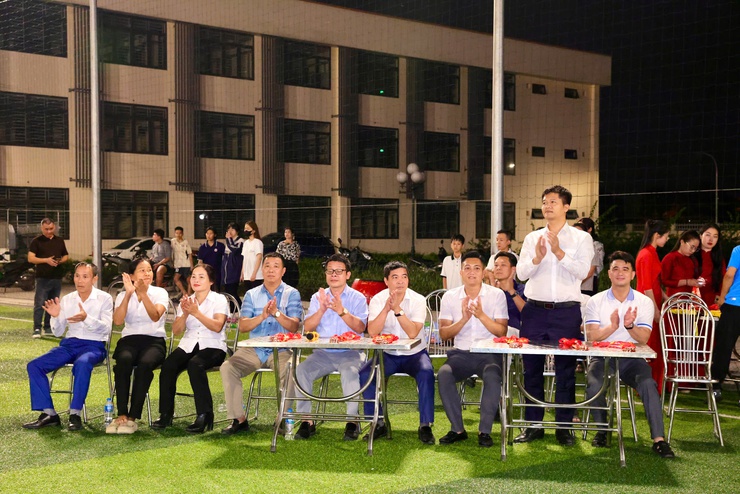 UBND XÃ THƯ LÂM TỔ CHỨC TRẬN CHUNG KẾT VÀ BẾ MẠC GIẢI BÓNG ĐÁ THANH NIÊN XÃ THƯ LÂM LẦN THỨ I NĂM 2026- Ảnh 1.