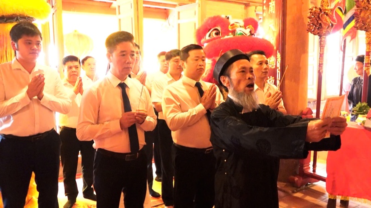TRANG TRỌNG LỄ KHÁNH THÀNH ĐÌNH LÀNG BA DƯ: KẾT TINH Ý ĐẢNG – LÒNG DÂN, VỮNG BỀN TÍN NGƯỠNG QUÊ HƯƠNG
- Ảnh 1.