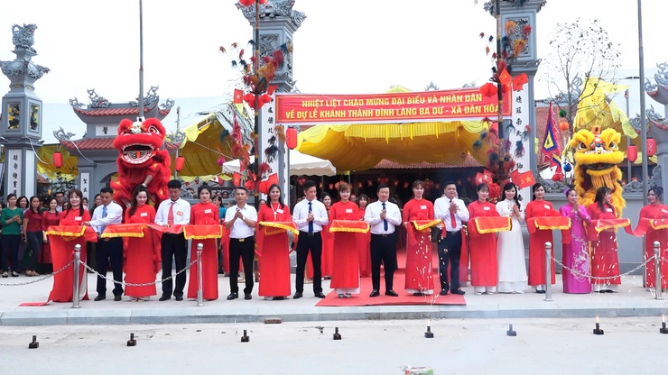 TRANG TRỌNG LỄ KHÁNH THÀNH ĐÌNH LÀNG BA DƯ: KẾT TINH Ý ĐẢNG – LÒNG DÂN, VỮNG BỀN TÍN NGƯỠNG QUÊ HƯƠNG
- Ảnh 2.