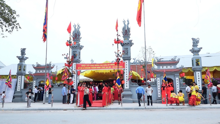 TRANG TRỌNG LỄ KHÁNH THÀNH ĐÌNH LÀNG BA DƯ: KẾT TINH Ý ĐẢNG – LÒNG DÂN, VỮNG BỀN TÍN NGƯỠNG QUÊ HƯƠNG
- Ảnh 9.