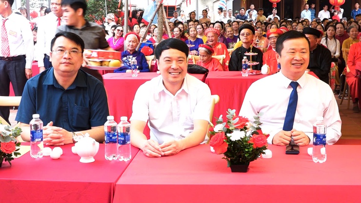 TRANG TRỌNG LỄ KHÁNH THÀNH ĐÌNH LÀNG BA DƯ: KẾT TINH Ý ĐẢNG – LÒNG DÂN, VỮNG BỀN TÍN NGƯỠNG QUÊ HƯƠNG
- Ảnh 4.