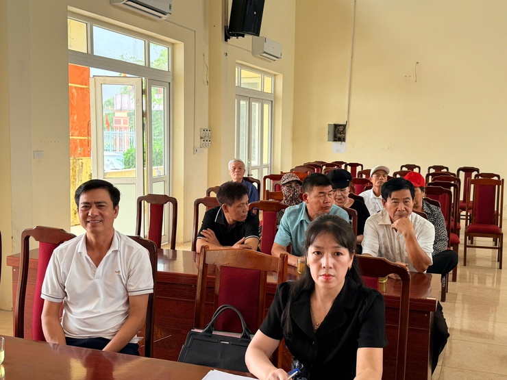 XÃ VĨNH THANH TỔ CHỨC HỘI NGHỊ TUYÊN TRUYỀN, VẬN ĐỘNG CÁC HỘ GIA ĐÌNH, CÁ NHÂN THÔN HẢI BỐI CÓ MỘ NẰM TRONG PHẠM VI THỰC HIỆN DỰ ÁN THÀNH PHỐ THÔNG MINH- Ảnh 8.