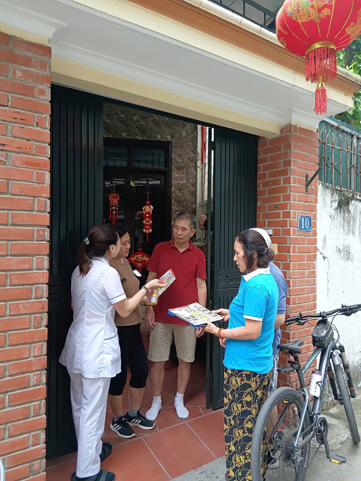 PHƯỜNG BỒ ĐỀ: RA QUÂN TỔNG VỆ SINH MÔI TRƯỜNG – ỨNG DỤNG CHUYỂN ĐỔI SỐ TRONG CÔNG TÁC PHÒNG CHỐNG DỊCH BỆNH- Ảnh 7.