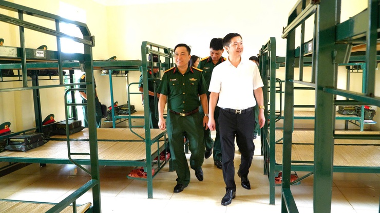 ️ XÃ DÂN HÒA thăm, động viên tân binh nhập ngũ️
Gắn kết hậu phương – đơn vị- Ảnh 10.