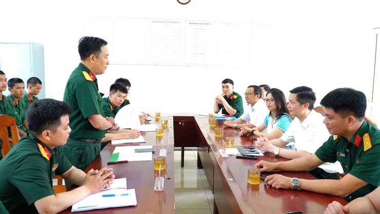 ️ XÃ DÂN HÒA thăm, động viên tân binh nhập ngũ️
Gắn kết hậu phương – đơn vị- Ảnh 9.