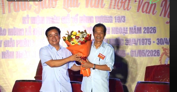 Sôi nổi chương trình văn nghệ chào mừng các ngày lễ lớn tại xã Ứng Thiên- Ảnh 1.