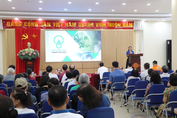 Phường Khương Đình chung tay sử dụng điện an toàn, tiết kiệm và hiệu quả vì lợi ích cộng đồng- Ảnh 2.