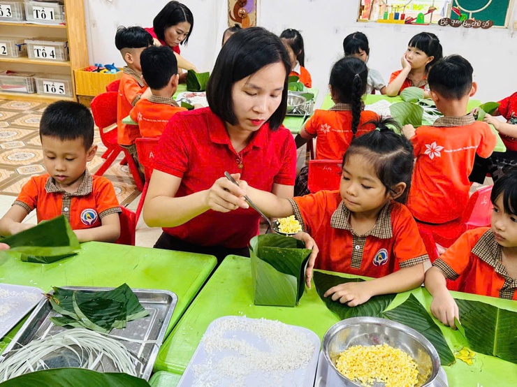 Sôi nổi hoạt động chào mừng Giỗ Tổ Hùng Vương tại Trường Mầm non Sơn Đông- Ảnh 1.