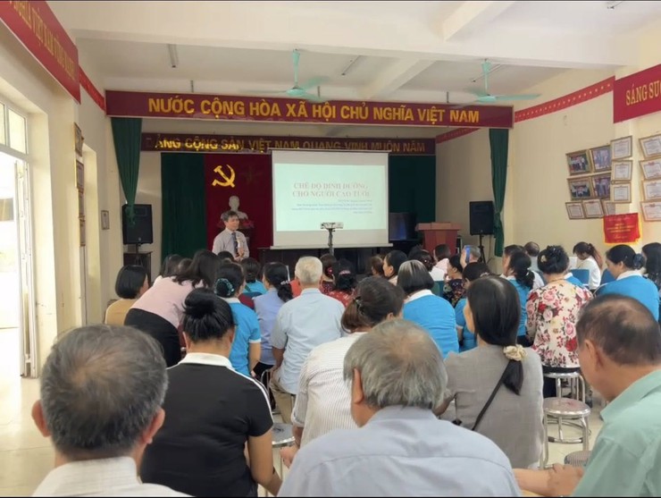 Uỷ ban MTTQ Việt Nam phường Kiến Hưng tổ chức chương trình bồi dưỡng kiến thức dinh dưỡng và chăm sóc sức khoẻ cho nhân dân- Ảnh 1.