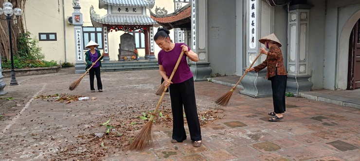 Xã Chương Dương ra quân tổng vệ sinh môi trường dịp nghỉ lễ 30/4 và 1/5- Ảnh 5.