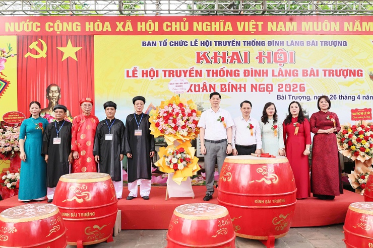 Tưng bừng khai hội truyền thống Đình - Đền làng Bài Trượng năm 2026- Ảnh 1.