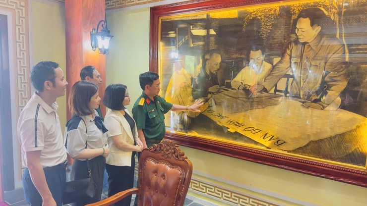 Hội Cựu chiến binh xã Phúc Lộc tổ chức hành trình về nguồn tại Khu di tích ATK Định Hóa, tỉnh Thái Nguyên- Ảnh 1.