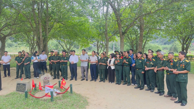 Hội Cựu chiến binh xã Phúc Lộc tổ chức hành trình về nguồn tại Khu di tích ATK Định Hóa, tỉnh Thái Nguyên- Ảnh 2.