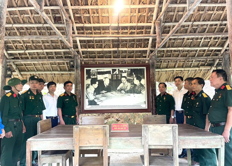 Hội Cựu chiến binh xã Phúc Lộc tổ chức hành trình về nguồn tại Khu di tích ATK Định Hóa, tỉnh Thái Nguyên- Ảnh 5.