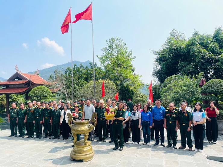 Hội Cựu chiến binh xã Phúc Lộc tổ chức hành trình về nguồn tại Khu di tích ATK Định Hóa, tỉnh Thái Nguyên- Ảnh 8.
