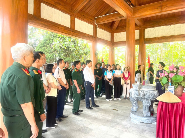 Hội Cựu chiến binh xã Phúc Lộc tổ chức hành trình về nguồn tại Khu di tích ATK Định Hóa, tỉnh Thái Nguyên- Ảnh 10.