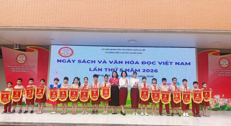 Trường Tiểu học Bùi Quốc Khái tổ chức “Ngày hội đọc sách” với chủ đề “Văn hóa đọc trong kỷ nguyên số”- Ảnh 1.