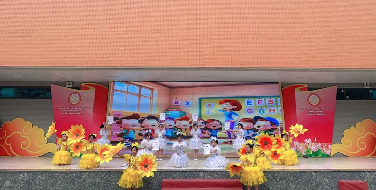 Trường Tiểu học Bùi Quốc Khái tổ chức “Ngày hội đọc sách” với chủ đề “Văn hóa đọc trong kỷ nguyên số”- Ảnh 3.