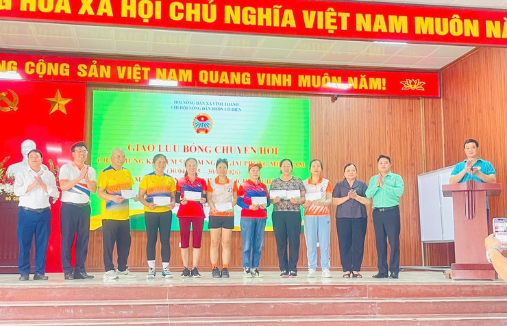 SÔI NỔI GIAO LƯU BÓNG CHUYỀN HƠI CHÀO MỪNG CÁC NGÀY LỄ LỚN- Ảnh 10.