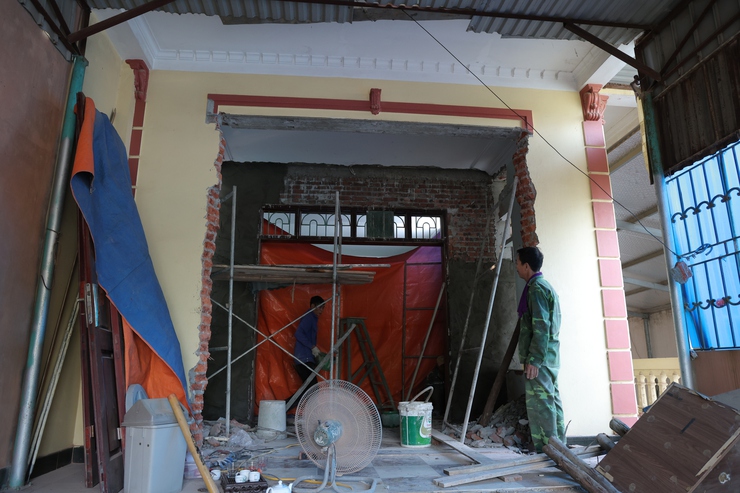 Phú Nghĩa: Tiếp tục có nhiều hộ gia đình thôn xóm Đông, phố Gốt tự nguyện bàn giao mặt bằng cho Dự án cải tạo, nâng cấp Quốc lộ 6- Ảnh 4.