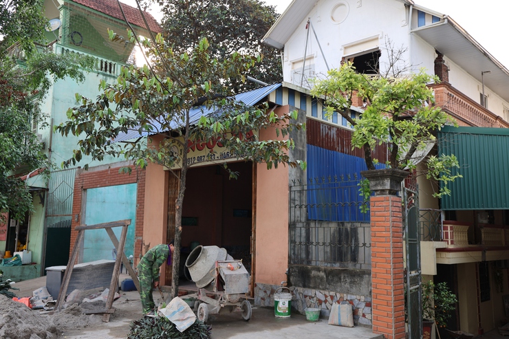 Phú Nghĩa: Tiếp tục có nhiều hộ gia đình thôn xóm Đông, phố Gốt tự nguyện bàn giao mặt bằng cho Dự án cải tạo, nâng cấp Quốc lộ 6- Ảnh 3.