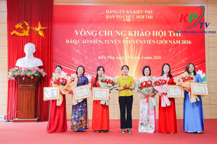 Chung khảo cuộc thi Báo cáo viên, Tuyên truyền viên giỏi năm 2026 tuyên truyền Nghị quyết Đại hội XIV của Đảng và Nghị quyết đại hội đảng bộ các cấp nhiệm kỳ 2025-2030- Ảnh 14.