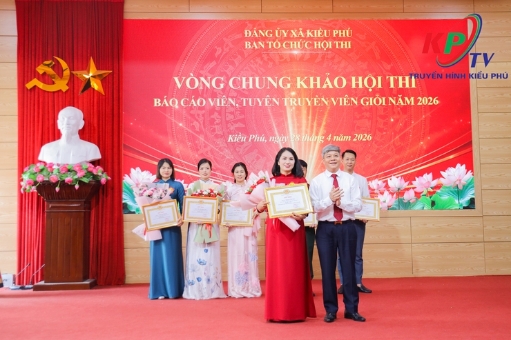 Chung khảo cuộc thi Báo cáo viên, Tuyên truyền viên giỏi năm 2026 tuyên truyền Nghị quyết Đại hội XIV của Đảng và Nghị quyết đại hội đảng bộ các cấp nhiệm kỳ 2025-2030- Ảnh 8.