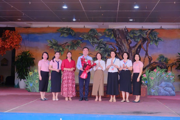 Thắp lửa tình yêu văn học từ sân khấu học đường Phúc Lợi- Ảnh 1.