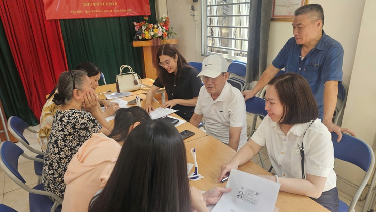 ĐỔI MỚI PHƯƠNG THỨC PHỤC VỤ NHÂN DÂN, THEO TINH THẦN “GẦN DÂN, SÁT DÂN, LẤY NHÂN DÂN LÀ TRUNG TÂM PHỤC VỤCỦA CHÍNH QUYỀN ĐỊA PHƯƠNG”- Ảnh 1.