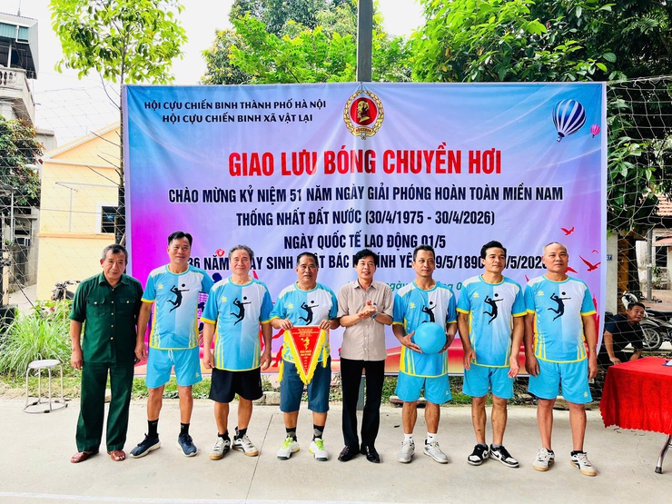 Hội Cựu chiến binh xã Vật Lại tổ chức Giải bóng chuyền hơi chào mừng kỷ niệm 30/4 - 1/5 và Ngày sinh Chủ tịch Hồ Chí Minh- Ảnh 3.