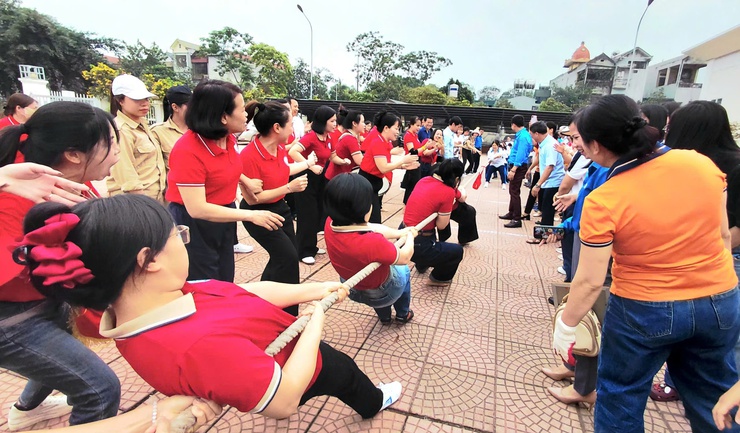 Công đoàn xã Đoài Phương hướng về cơ sở, vì lợi ích đoàn viên


- Ảnh 6.
