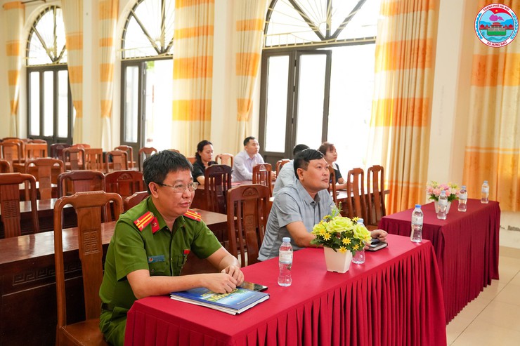 XÃ HƯNG ĐẠO THAM DỰ HỘI NGHỊ TẬP HUẤN TRIỂN KHAI NHIỆM VỤ GIẢI QUYẾT “ĐIỂM NGHẼN” VỀ AN TOÀN THỰC PHẨM- Ảnh 1.