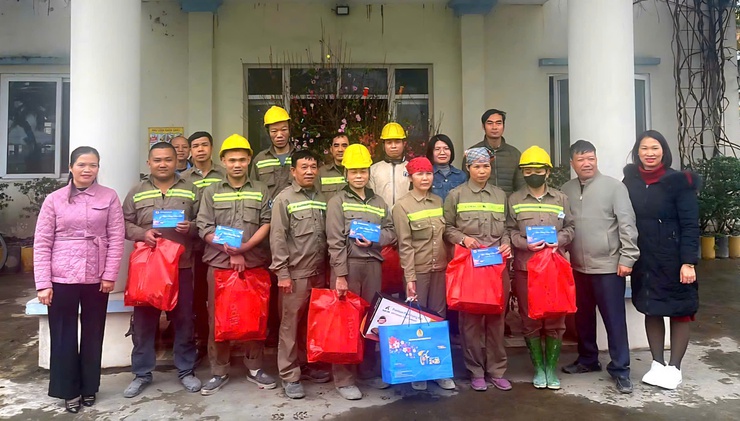 Công đoàn xã Đoài Phương hướng về cơ sở, vì lợi ích đoàn viên


- Ảnh 3.