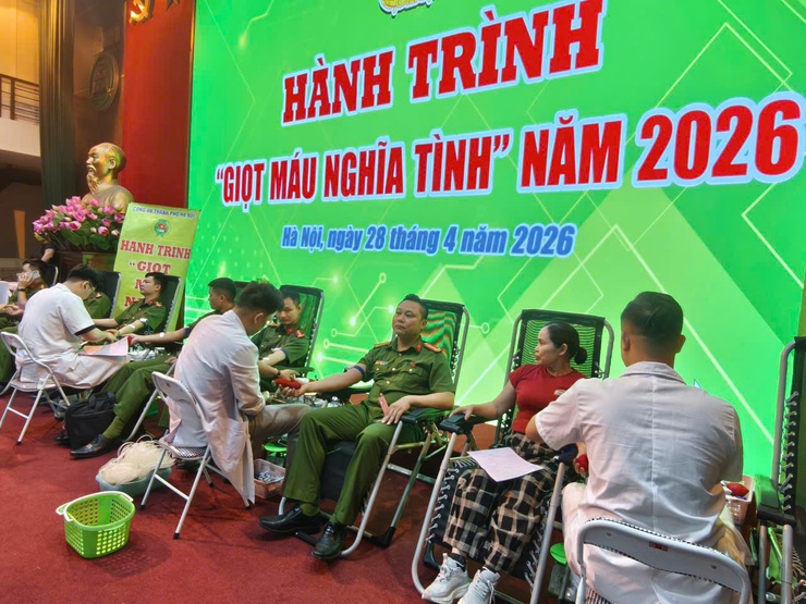CỤM THI ĐUA SỐ 20 VÀ 21 – CÔNG AN THÀNH PHỐ HÀ NỘI TỔ CHỨC HÀNH TRÌNH "GIỌT MÁU NGHĨA TÌNH" NĂM 2026- Ảnh 2.