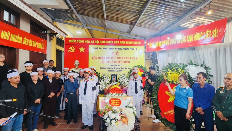 Trang trọng Lễ đón nhận, truy điệu và an táng hài cốt liệt sĩ Lê Quyết Chiến- Ảnh 2.