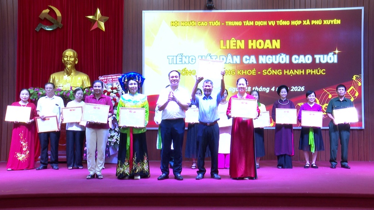 Sôi nổi Liên hoan “Tiếng hát dân ca Người cao tuổi” xã Phú Xuyên năm 2026- Ảnh 21.
