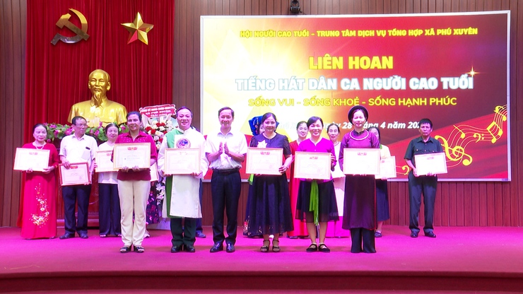 Sôi nổi Liên hoan “Tiếng hát dân ca Người cao tuổi” xã Phú Xuyên năm 2026- Ảnh 20.