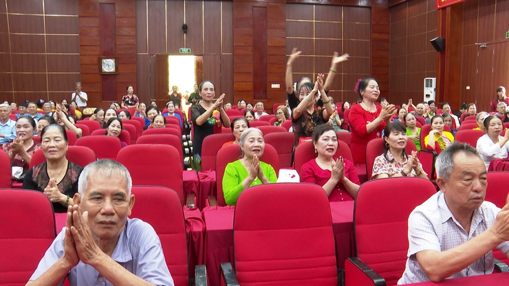 Sôi nổi Liên hoan “Tiếng hát dân ca Người cao tuổi” xã Phú Xuyên năm 2026- Ảnh 22.