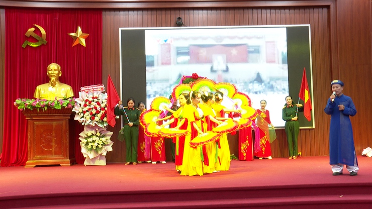 Sôi nổi Liên hoan “Tiếng hát dân ca Người cao tuổi” xã Phú Xuyên năm 2026- Ảnh 15.