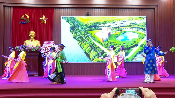 Sôi nổi Liên hoan “Tiếng hát dân ca Người cao tuổi” xã Phú Xuyên năm 2026- Ảnh 8.