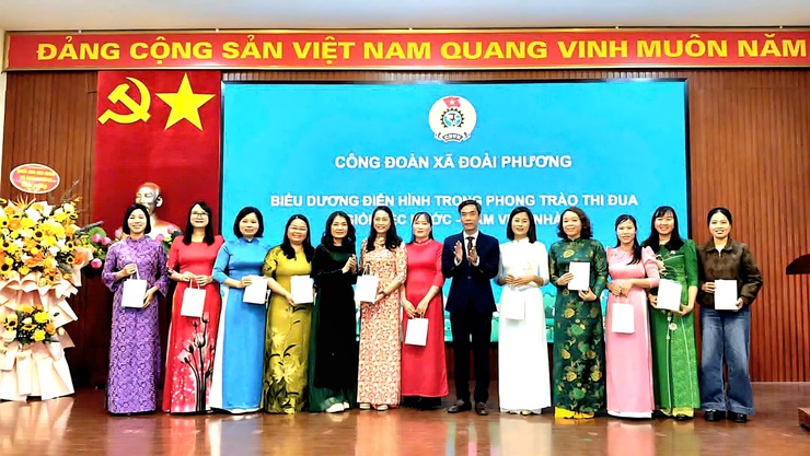 Công đoàn xã Đoài Phương hướng về cơ sở, vì lợi ích đoàn viên


- Ảnh 4.