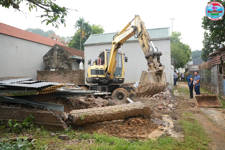 XÃ HƯNG ĐẠO TỔ CHỨC CƯỠNG CHẾ PHÁ DỠ CÁC CÔNG TRÌNH VI PHẠM ĐẤT ĐAI, TRẬT TỰ XÂY DỰNG THÁNG 04 NĂM 2026- Ảnh 7.