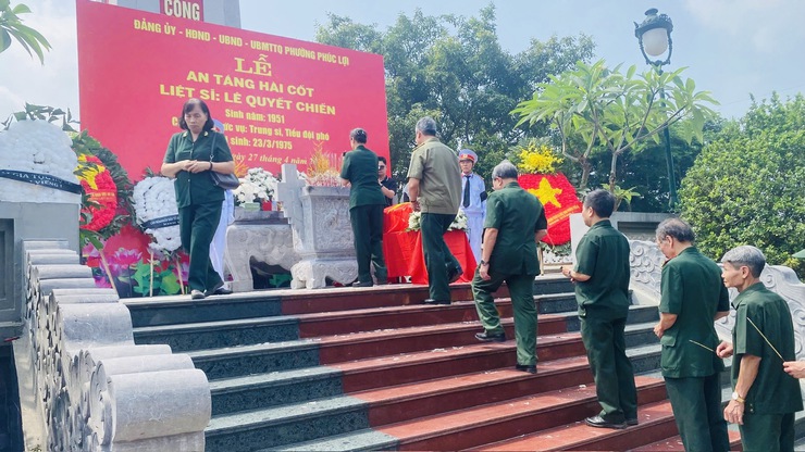 Trang trọng Lễ đón nhận, truy điệu và an táng hài cốt liệt sĩ Lê Quyết Chiến- Ảnh 5.