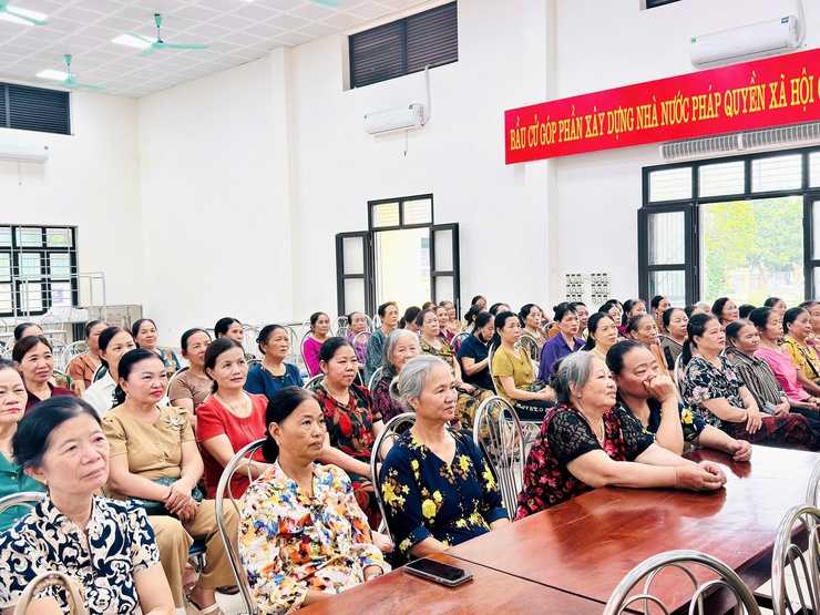 Phụ nữ Nam Phù chung tay phân loại rác thải tại nguồn: Từ thay đổi thói quen đến xây dựng nếp sống xanh- Ảnh 5.